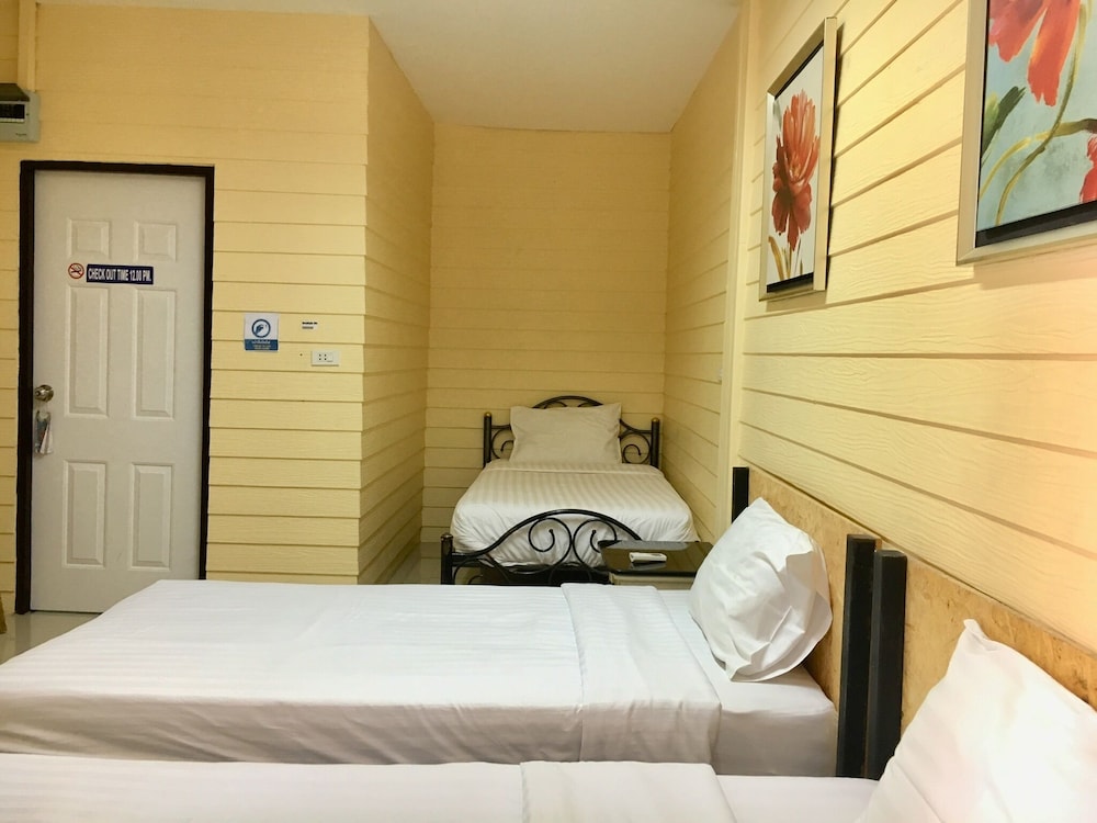 Standard Triple Room photo 2