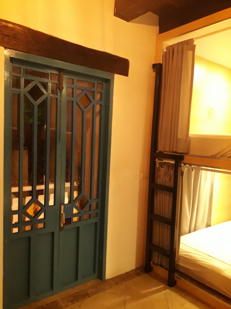Basic Shared Dormitory, Multiple Beds, Non Smoking (8 People) photo 1