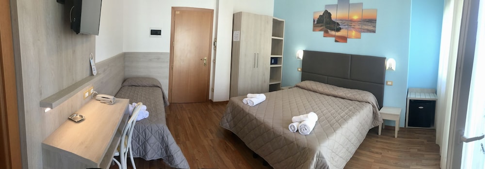 Triple Room - Photo 2