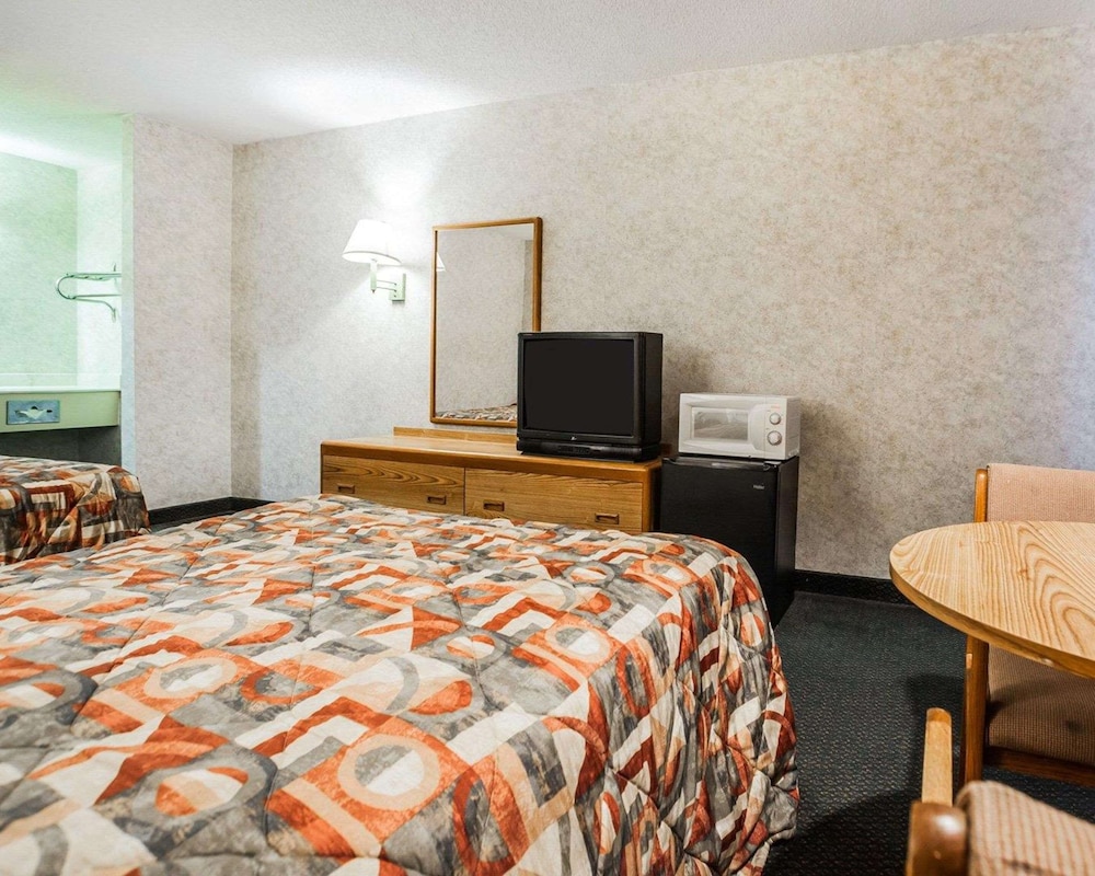 Double Room, 2 Double Beds, Non Smoking - Photo 5