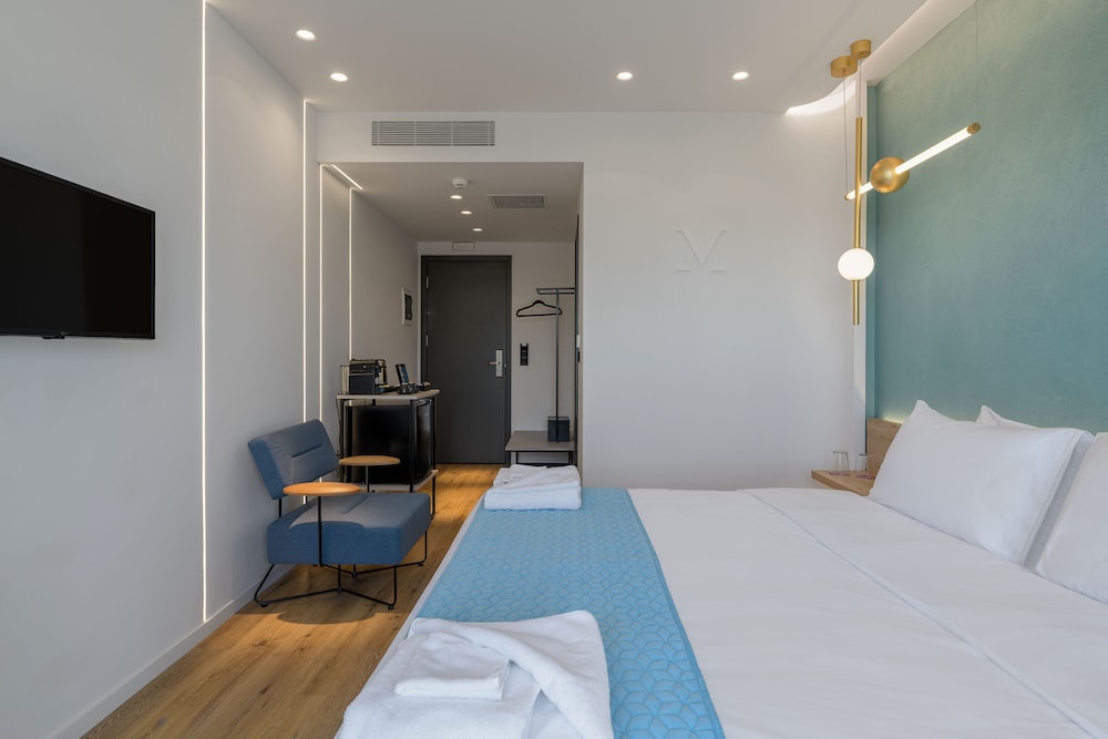 Executive Suite with Balcony photo 2