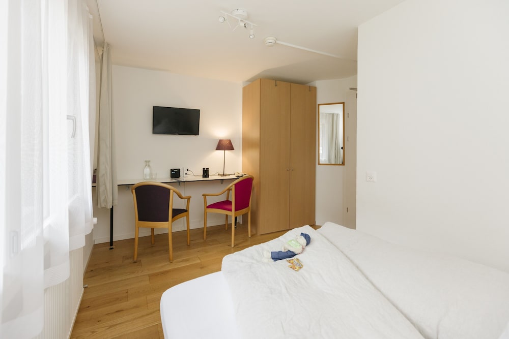 Double Room, 2 Twin Beds, Mountainside photo 3