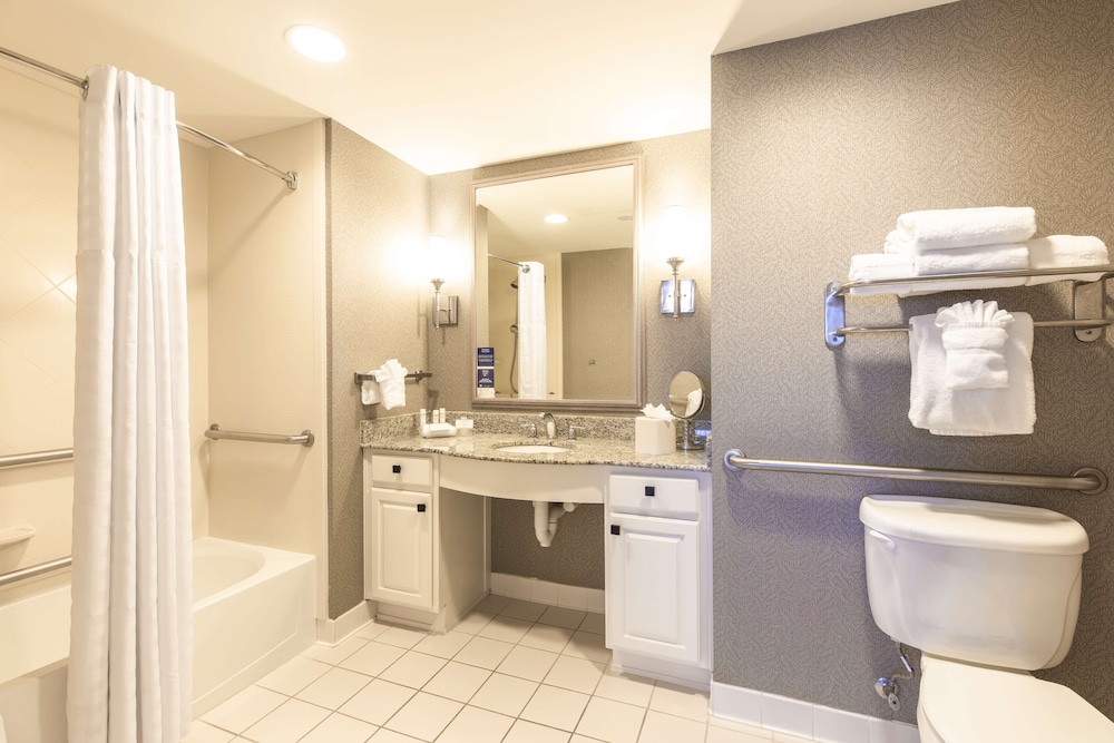 1 KING 2 QN BEDS 2 BEDROOM 2 BATH SUITE WITH SLEEPER SOFA - Photo 12