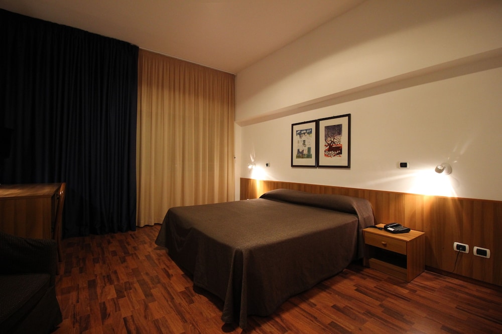 Standard Triple Room, Garden View photo 3