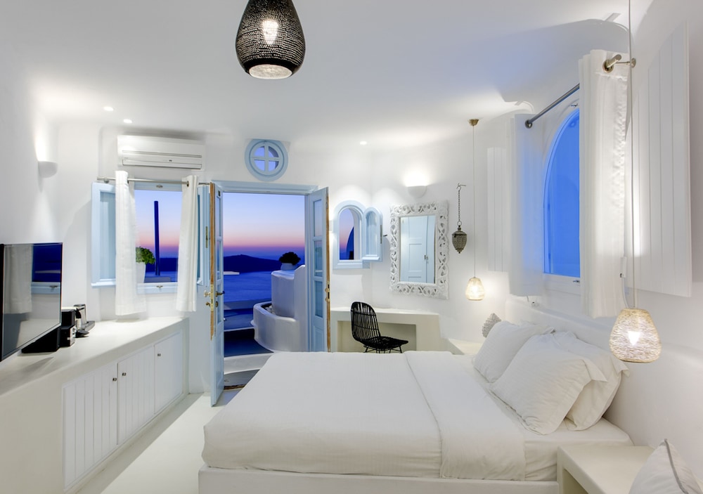 Honeymoon Suite - Photo 7