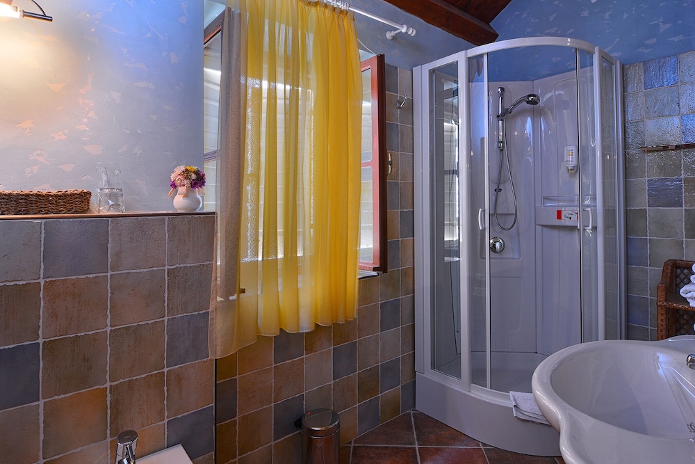 Economy Suite, 2 Bedrooms, City View photo 3