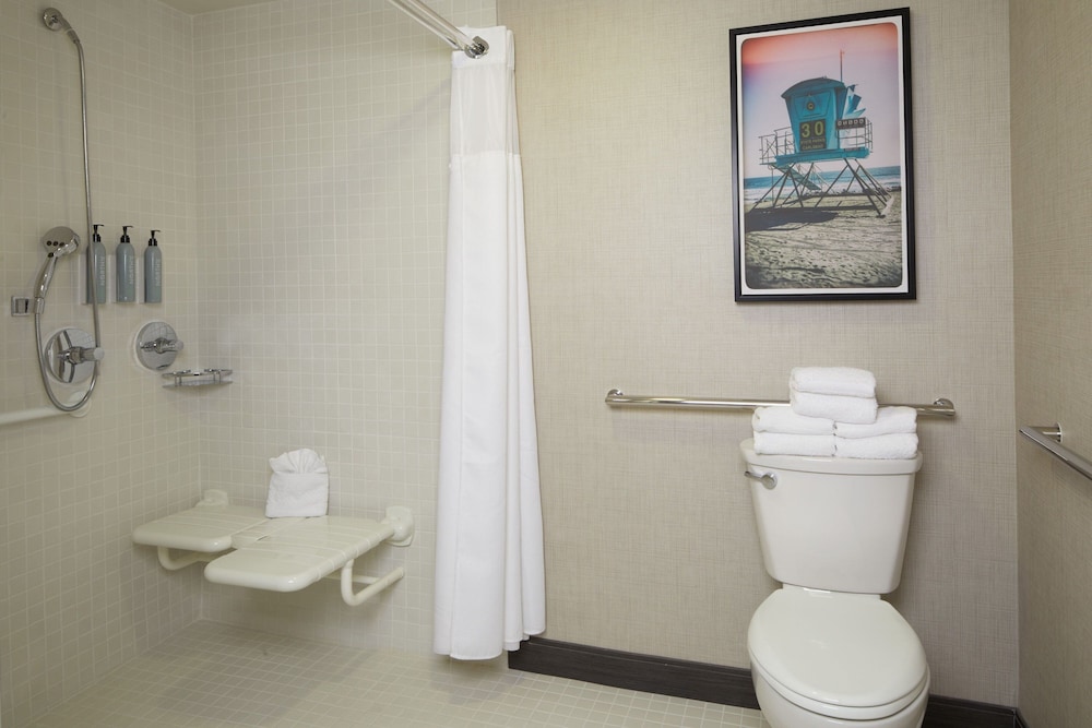 Suite, 1 Bedroom - Photo 6