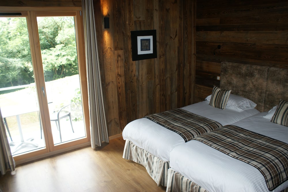 Premium Twin Room photo 3