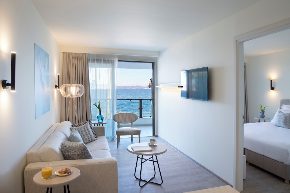 Family Room, 1 Bedroom, Sea View - Photo 6