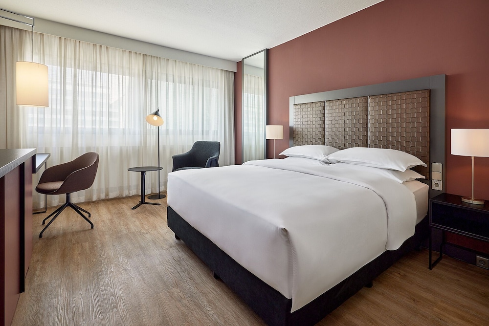 Deluxe Room - Photo 11