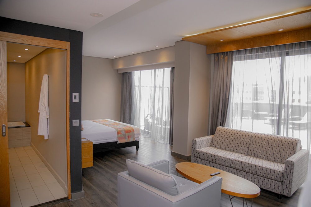 Junior Room, Balcony