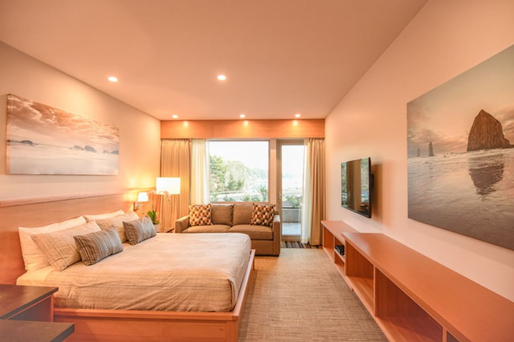 Deluxe King Room photo 1