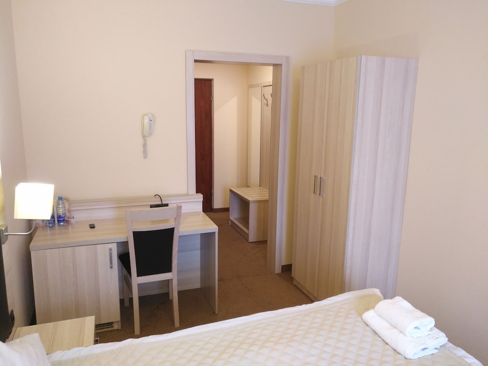 Standard Triple Room, Courtyard View photo 1