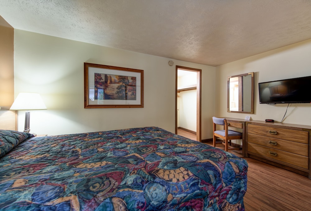 Single Queen Room - No pets - Photo 2