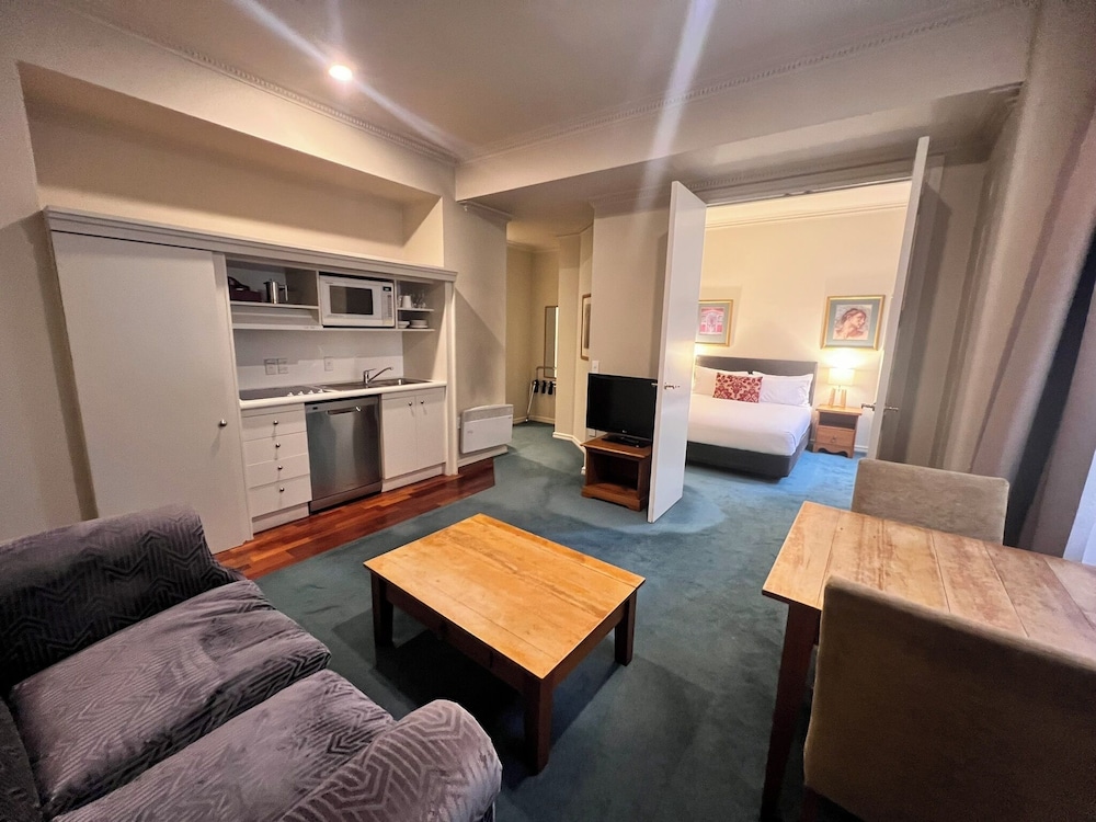 1 Bedroom Apartment - Photo 1