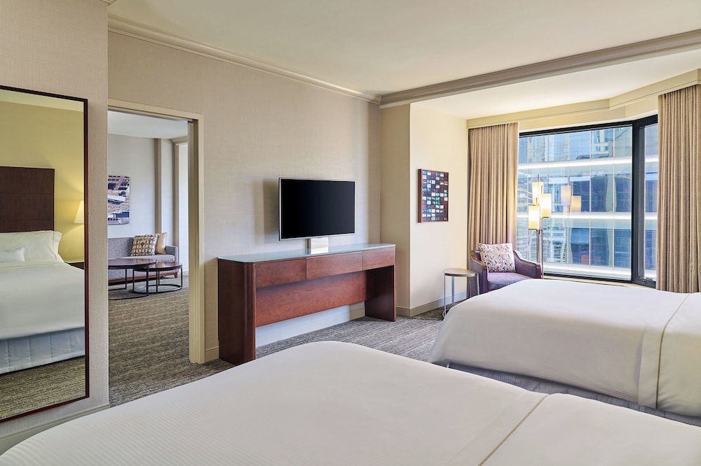 Deluxe Suite, 2 Double Beds