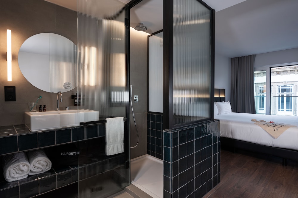 Double or Twin Room - Photo 3