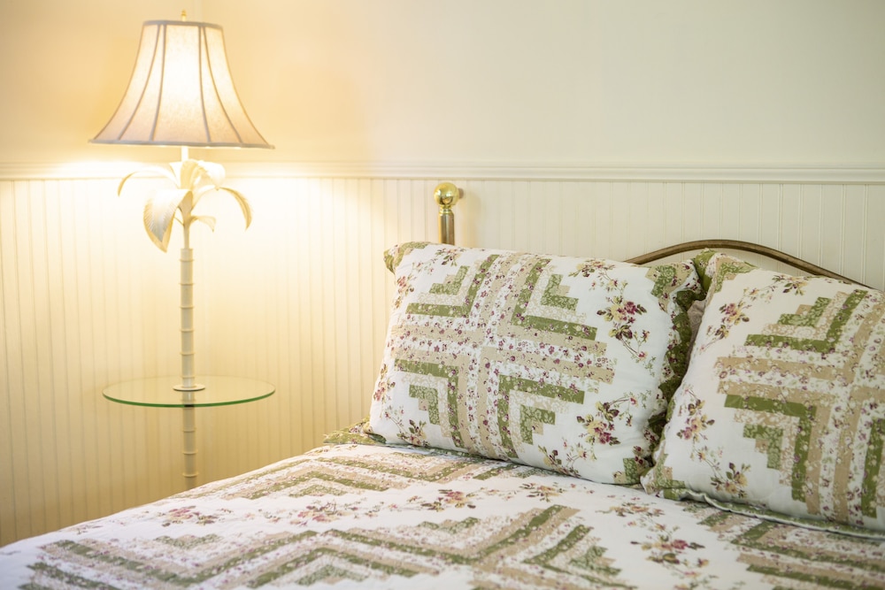 Holly Traditional Cottage, 1 Bedroom, Mountain View photo 2
