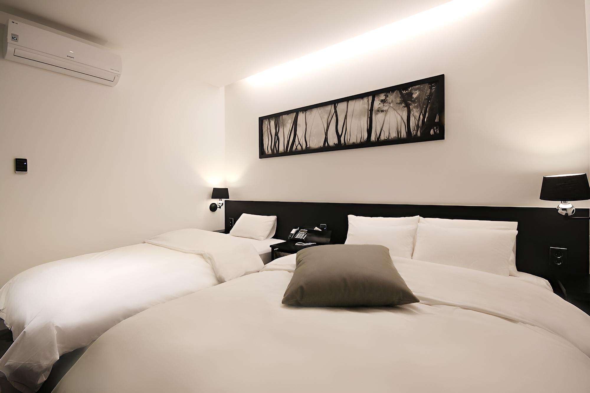 Room (Twin (Ddouble Single) (Bathtub OTT)) - Photo 3