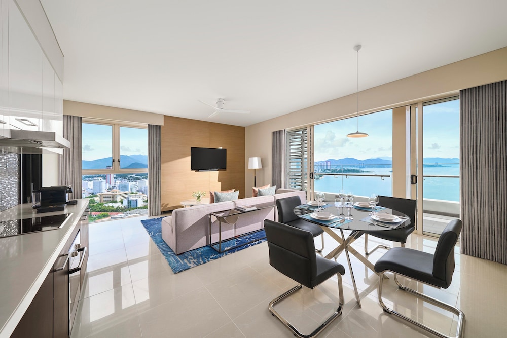 Suite, 2 Bedrooms, Ocean View (Horizon, 1 King, 2 Twin Beds) photo 1