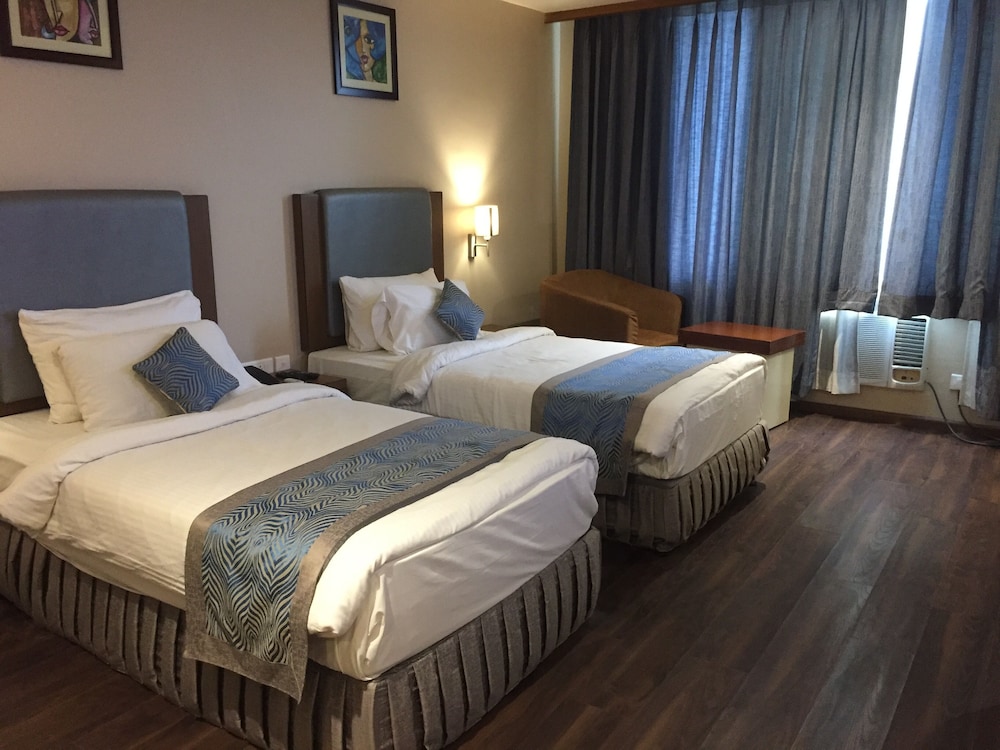 Executive Room - Photo 1
