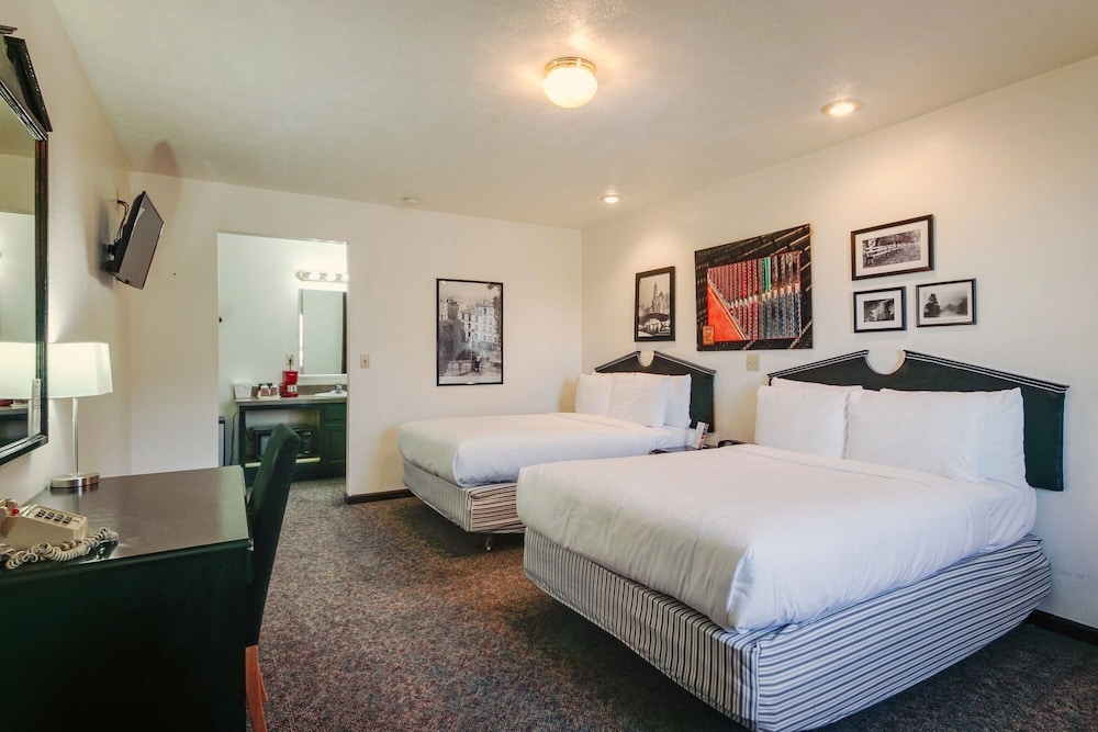 Double Queen Room photo 2