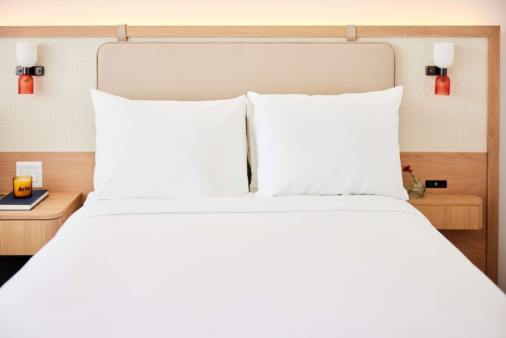 Room, 2 Double Beds thumbnail 6