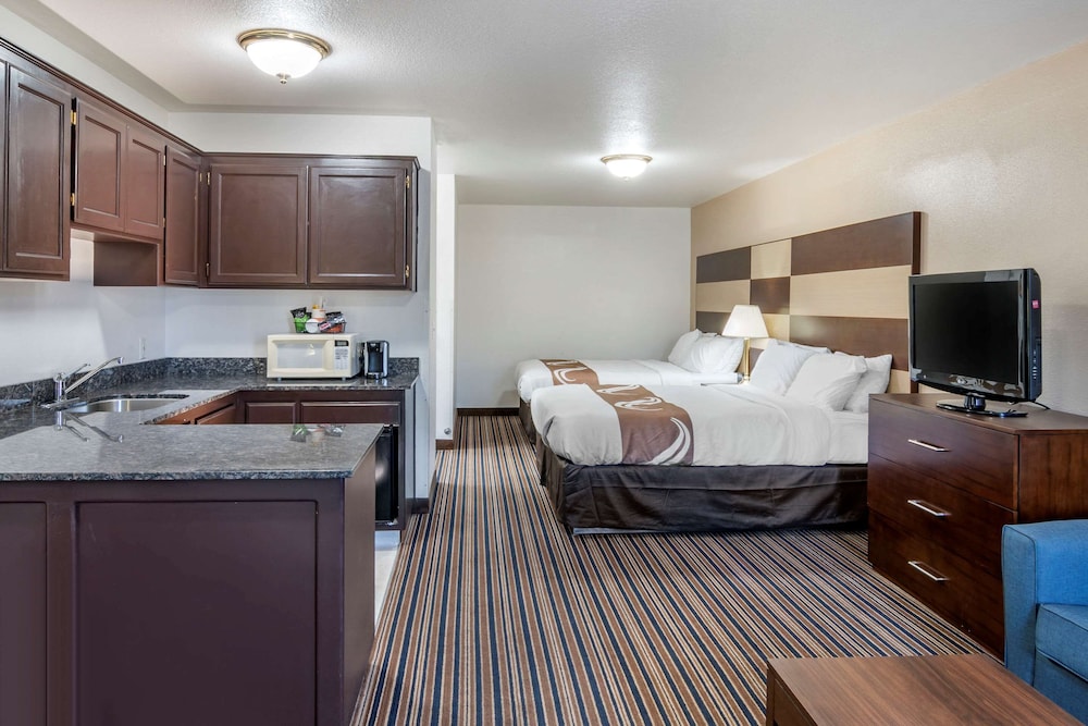 Suite, Multiple Beds, Non Smoking photo 2