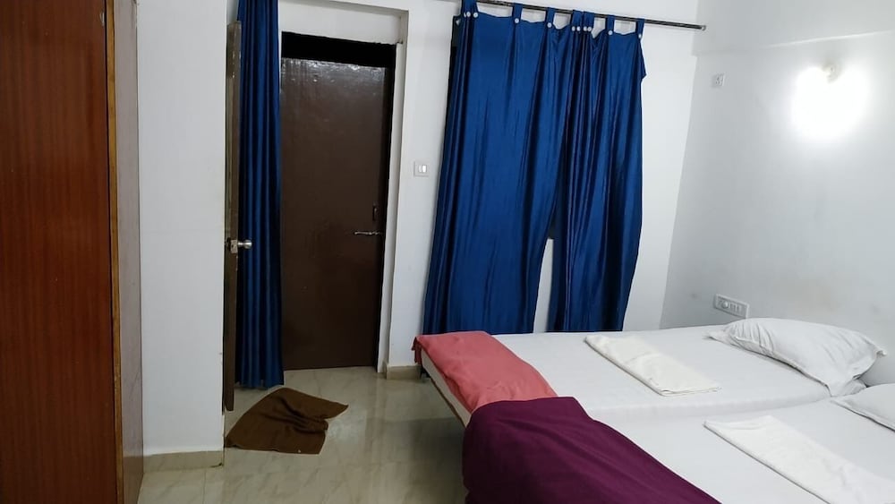 Standard Triple Room (NON AC)