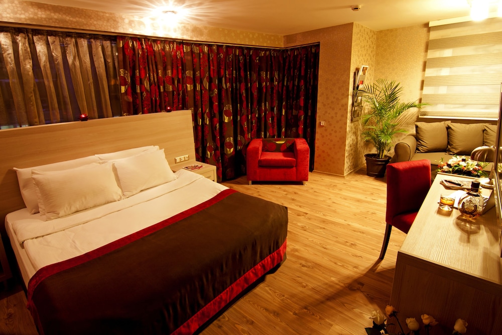 Suite, 1 Double Bed - Photo 9