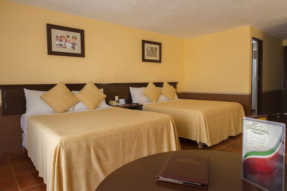 Executive Room, 2 Queen Beds - Photo 9