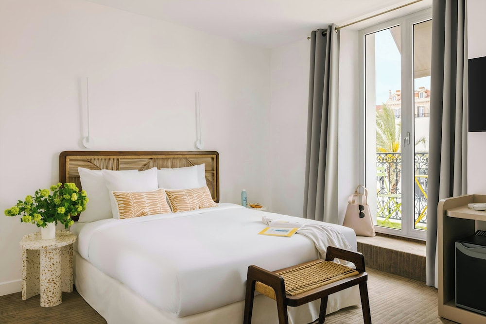 Superior Room, 1 Queen Bed, Balcony