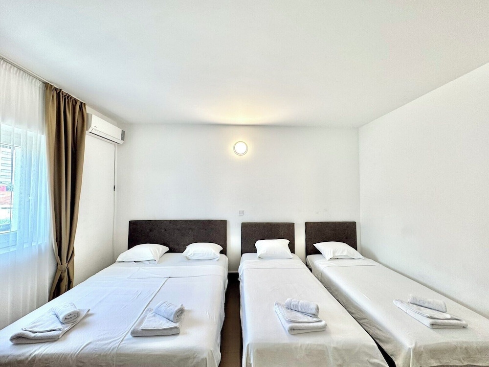 Economy Quadruple Room