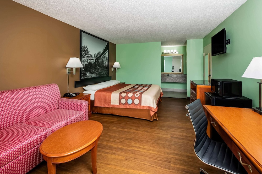 Standard Room, 1 King Bed, Smoking photo 2