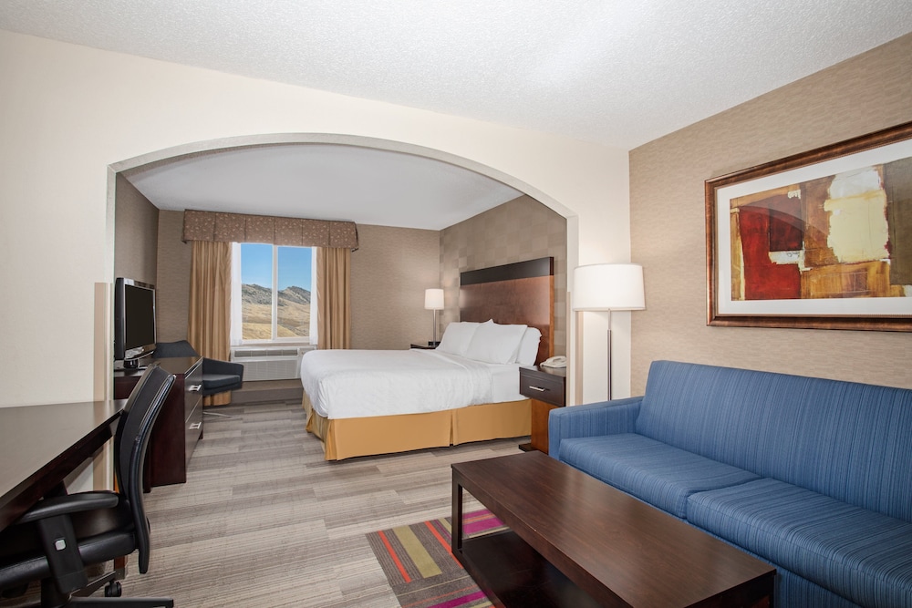 Standard Room, 1 King Bed with Sofa bed photo 1