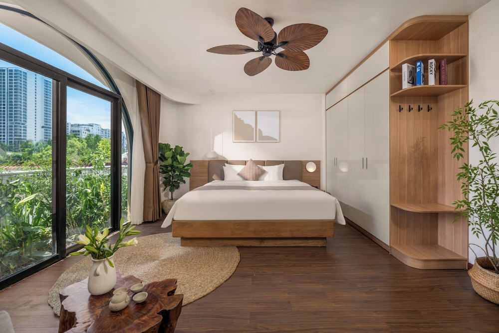 Family Room, 2 Bedrooms, Garden View