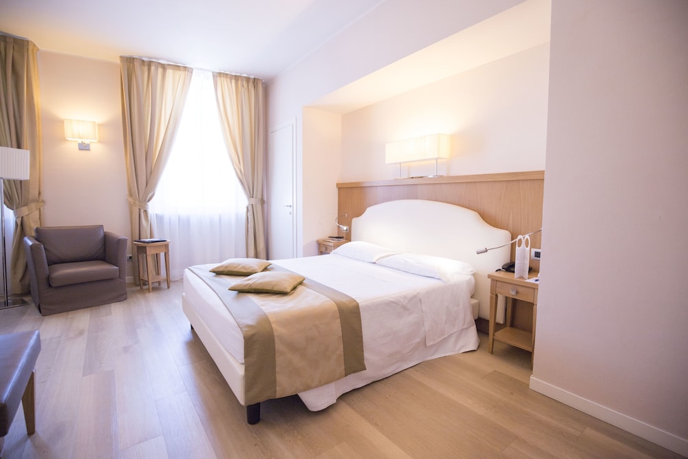 Classic Double Room (Plus) - Photo 1