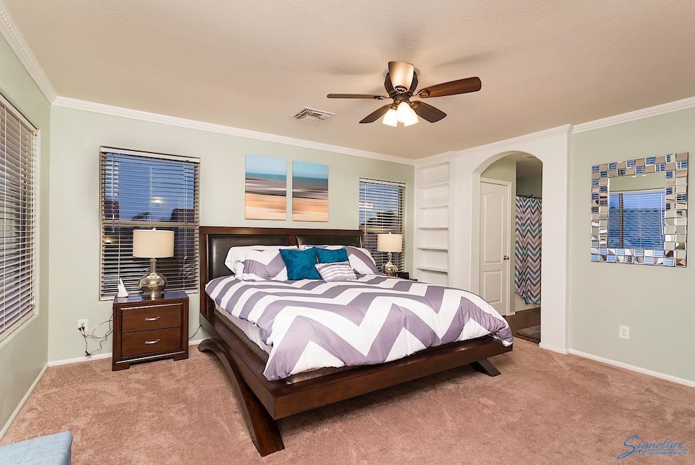 Condo, 4 Bedrooms, Pool View photo 1