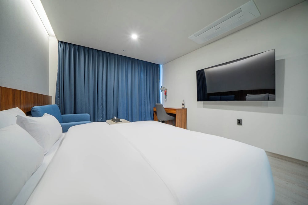 Premier Double Room (New Building) photo 3