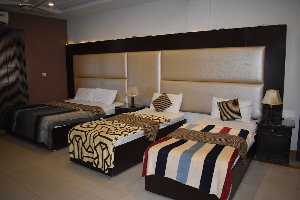 Deluxe Triple Room photo 1