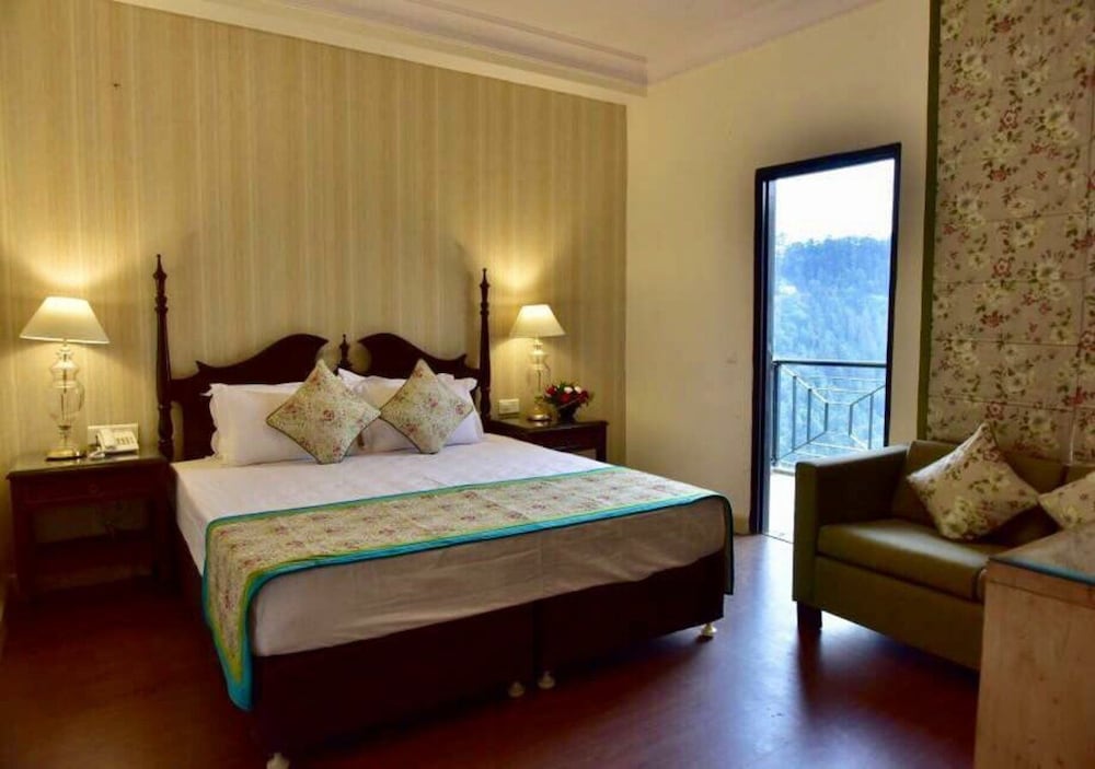 Luxury Room with Balcony & Valley views photo 2