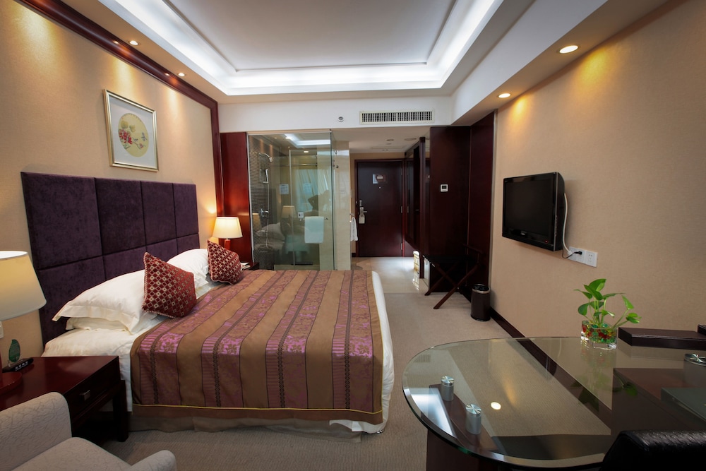 Executive Room, 1 King Bed - Photo 3