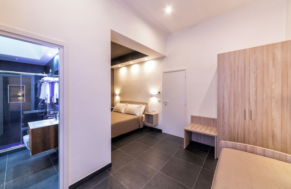 Comfort Room, Multiple Beds, Non Smoking, Ensuite