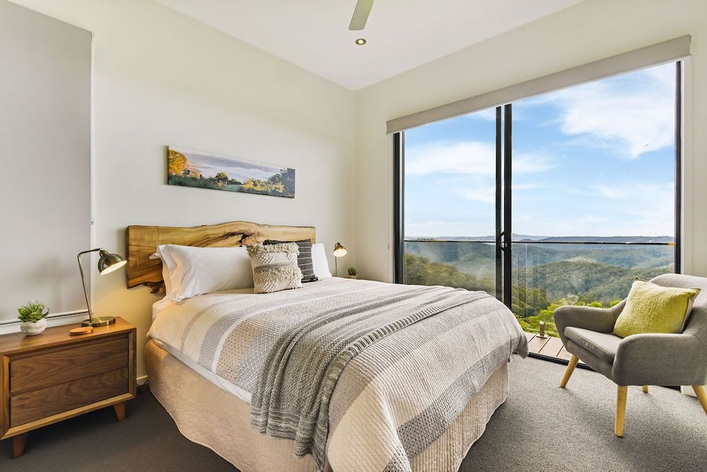 Luxury Cabin, 2 Bedrooms, Mountain View photo 2