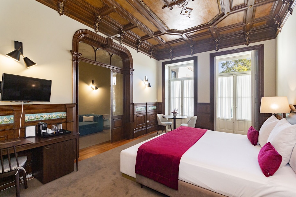 Master Suite with Garden View - Photo 3