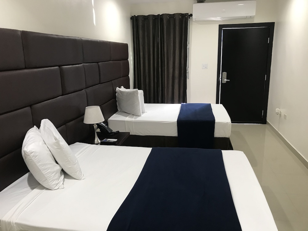 Standard Room, 2 Double Beds photo 3