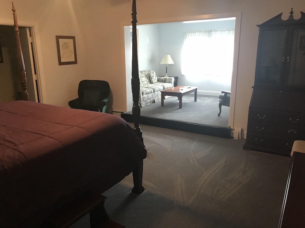 Luxury Suite King Bed