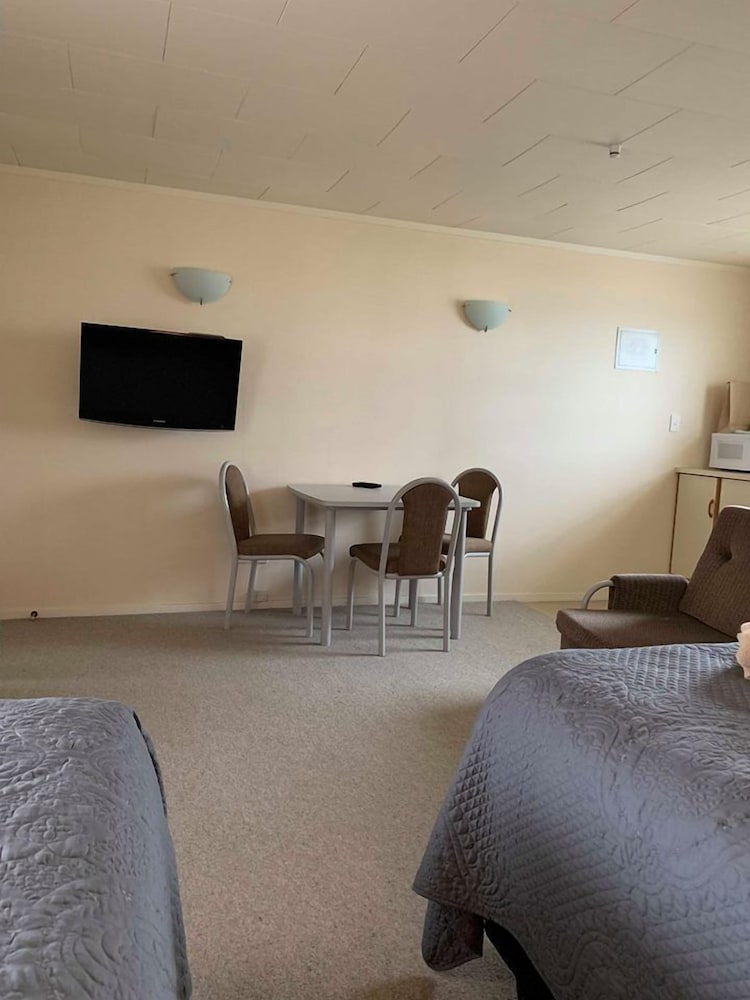 Studio, Twin Bed photo 3