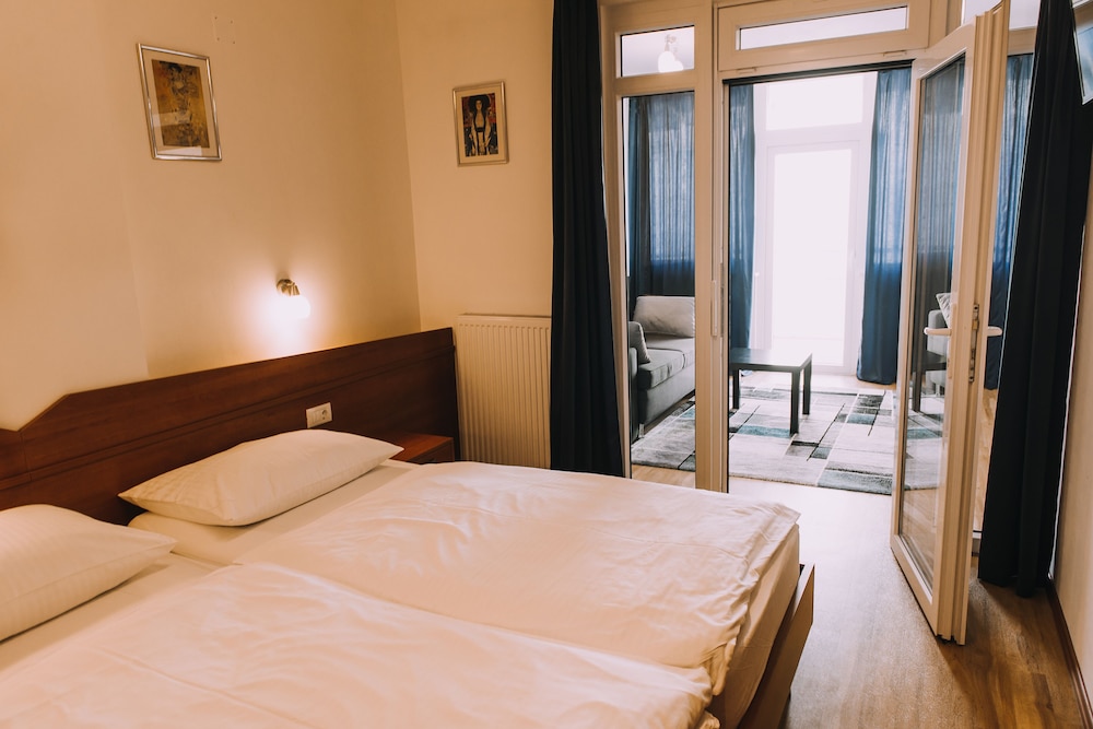 Junior Suite, 2 Bedrooms, City View photo 1