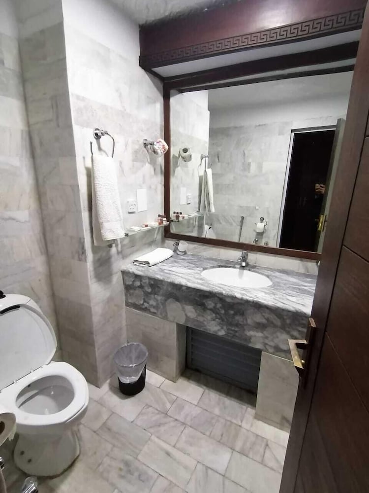 Deluxe Twin Room photo 3